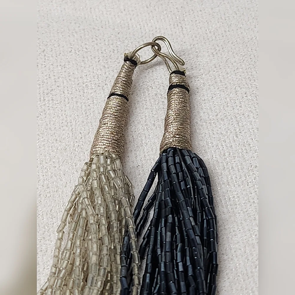 Multi-Strand Silver and Black Necklace. - Picture 4 of 6